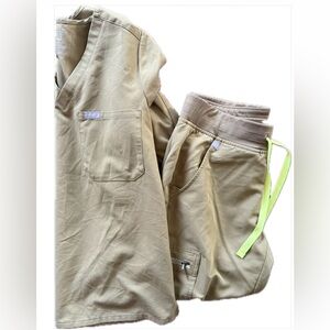 Women’s Figs Martini Olive Scrubs Catarina XS Top Zamora Pants Small